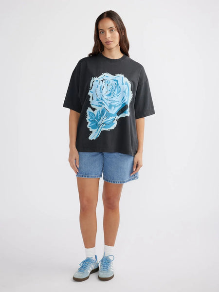 Blue Roses Tee - Black