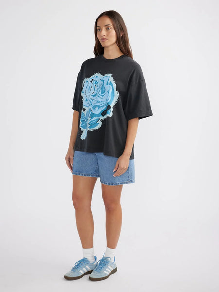 Blue Roses Tee - Black