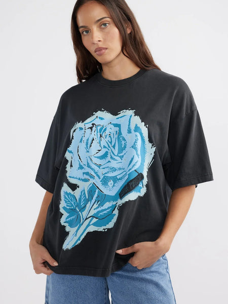 Blue Roses Tee - Black